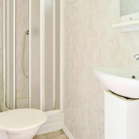 Two-bedroom Holiday In Nyaraló Sázava