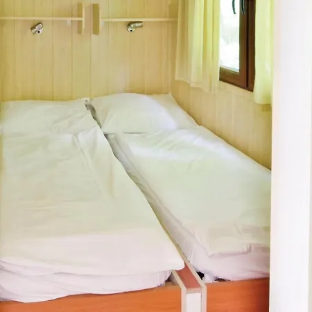 Two-bedroom Holiday In Nyaraló Sázava